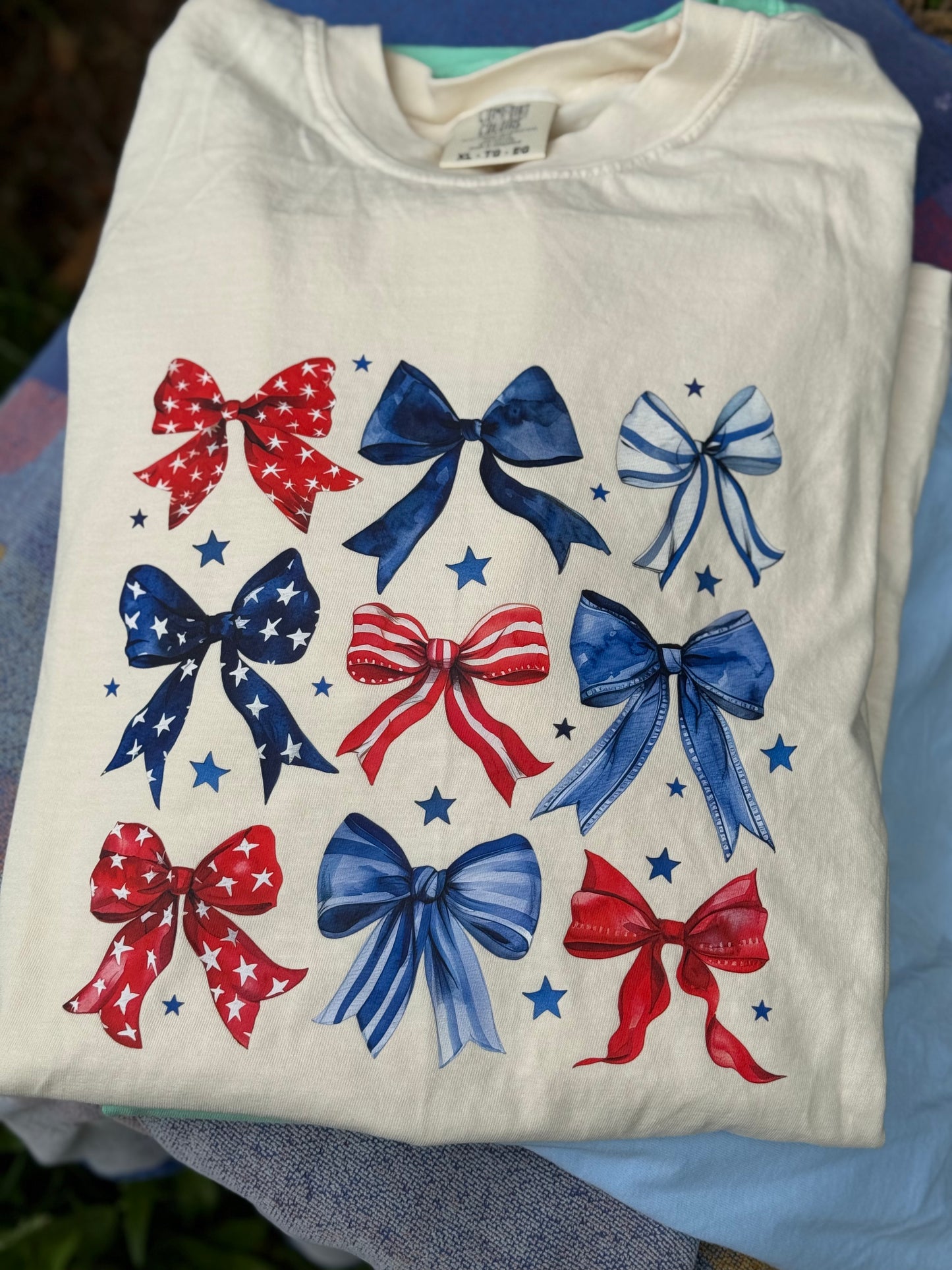 Bows Tee